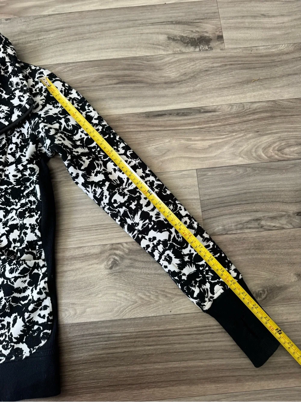 Lululemon Cozy Cuddle Up Jacket in Fleur Sombre Size 2